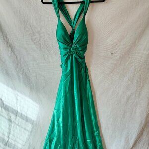 La Femme Women's Satin Formal ruched Bodice& Crisscross Back in Green Size 4